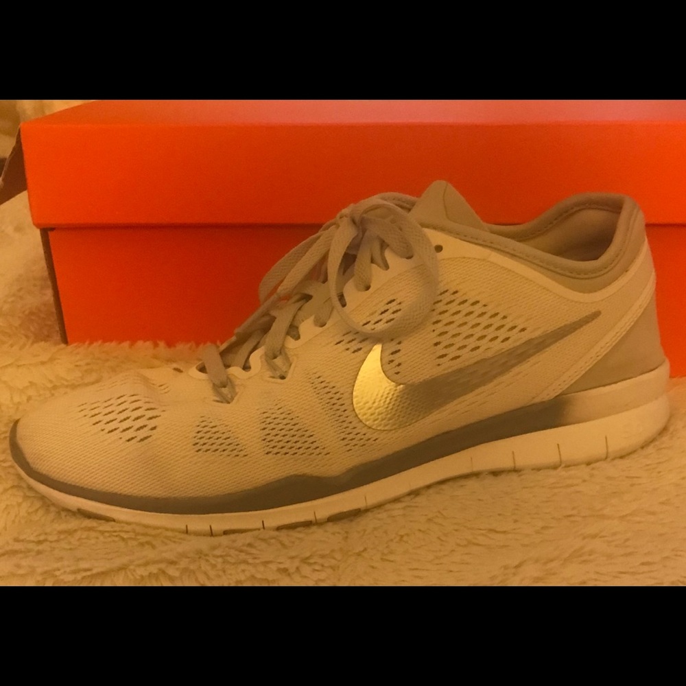 Women’s Nike free tr fit 5 shoes. Size 7.5